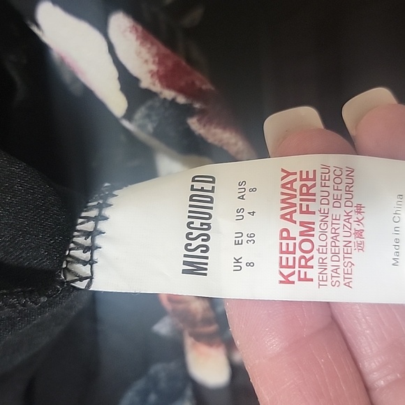 NWT Misguided Black Floral Wrap Dress Size Medium. - Picture 11 of 12